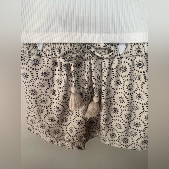 Btween 2 Piece White Ribbed Tank Top And Cream & Black Shorts Set Girls Size 3T - Picture 2 of 5